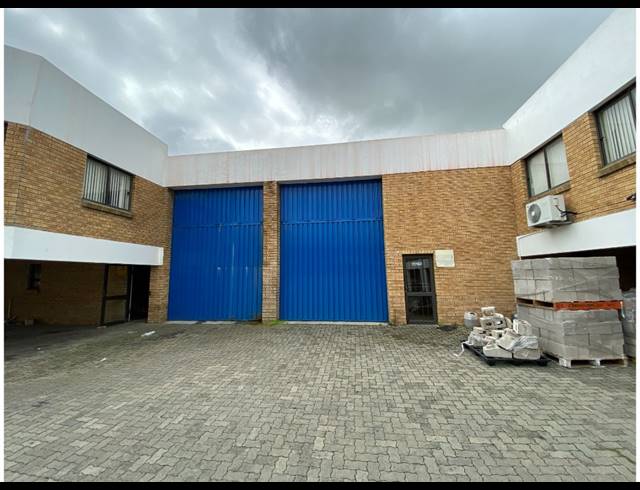 1,490M² WAREHOUSE FOR SALE IN KILLARNEY GARDENS